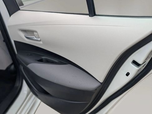 Used 2021 Toyota Corolla LE FWD image 21