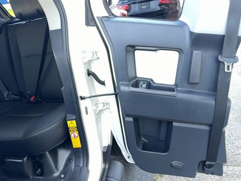 Used 2013 Toyota FJ Cruiser 4WD w/ Upgrade Pkg image 17