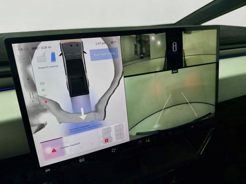 Used 2024 Tesla Cybertruck AWD Crew Cab image 15