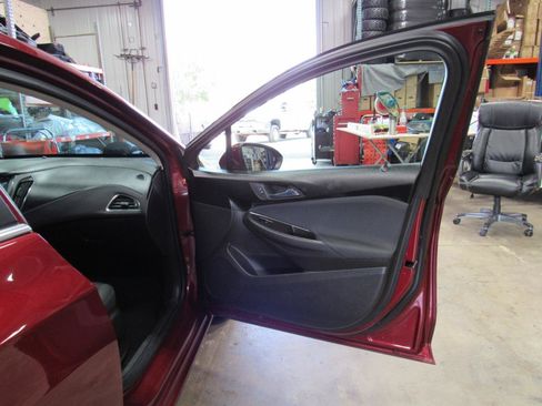 Used 2016 Chevrolet Cruze LT w/ Convenience Package FWD image 26
