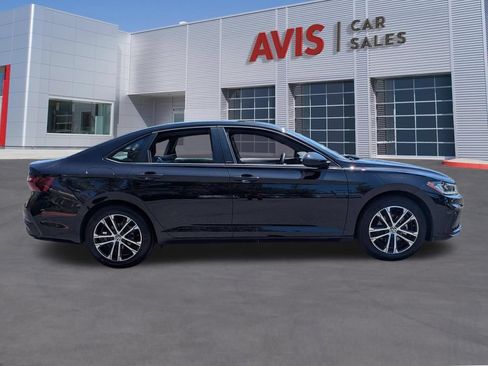 Used 2025 Volkswagen Jetta Sport FWD image 5