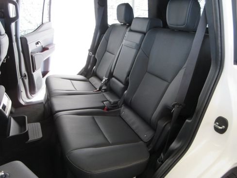 Used 2025 Lexus GX 550 w/ Cold Area Package AWD/4WD image 24