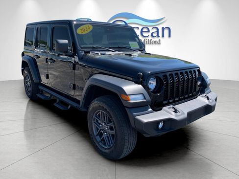 Used 2024 Jeep Wrangler Unlimited Sport AWD/4WD image 5