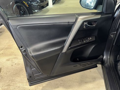 Used 2018 Toyota RAV4 XLE image 16