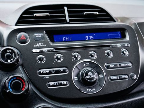 Used 2013 Honda Fit Sport image 26