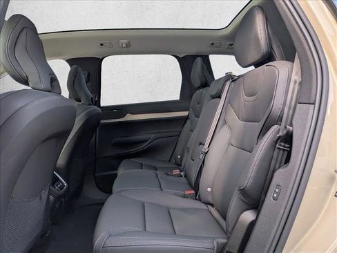 New 2025 Volvo EX90 Plus w/ Protection Package Premier image 16
