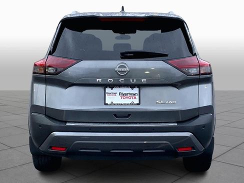 Used 2023 Nissan Rogue SL w/ SL Premium Package image 4