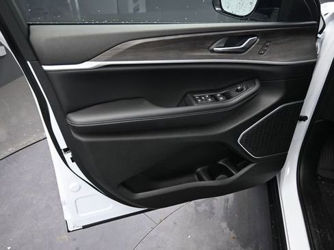 New 2026 Jeep Grand Cherokee L Limited AWD/4WD image 14