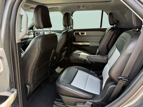 Certified 2023 Ford Explorer XLT w/ Equipment Group 202A AWD/4WD image 5
