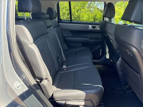 Used 2025 Hyundai Santa Fe SEL FWD image 10