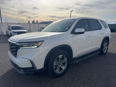Used 2025 Honda Pilot EX-L image 1