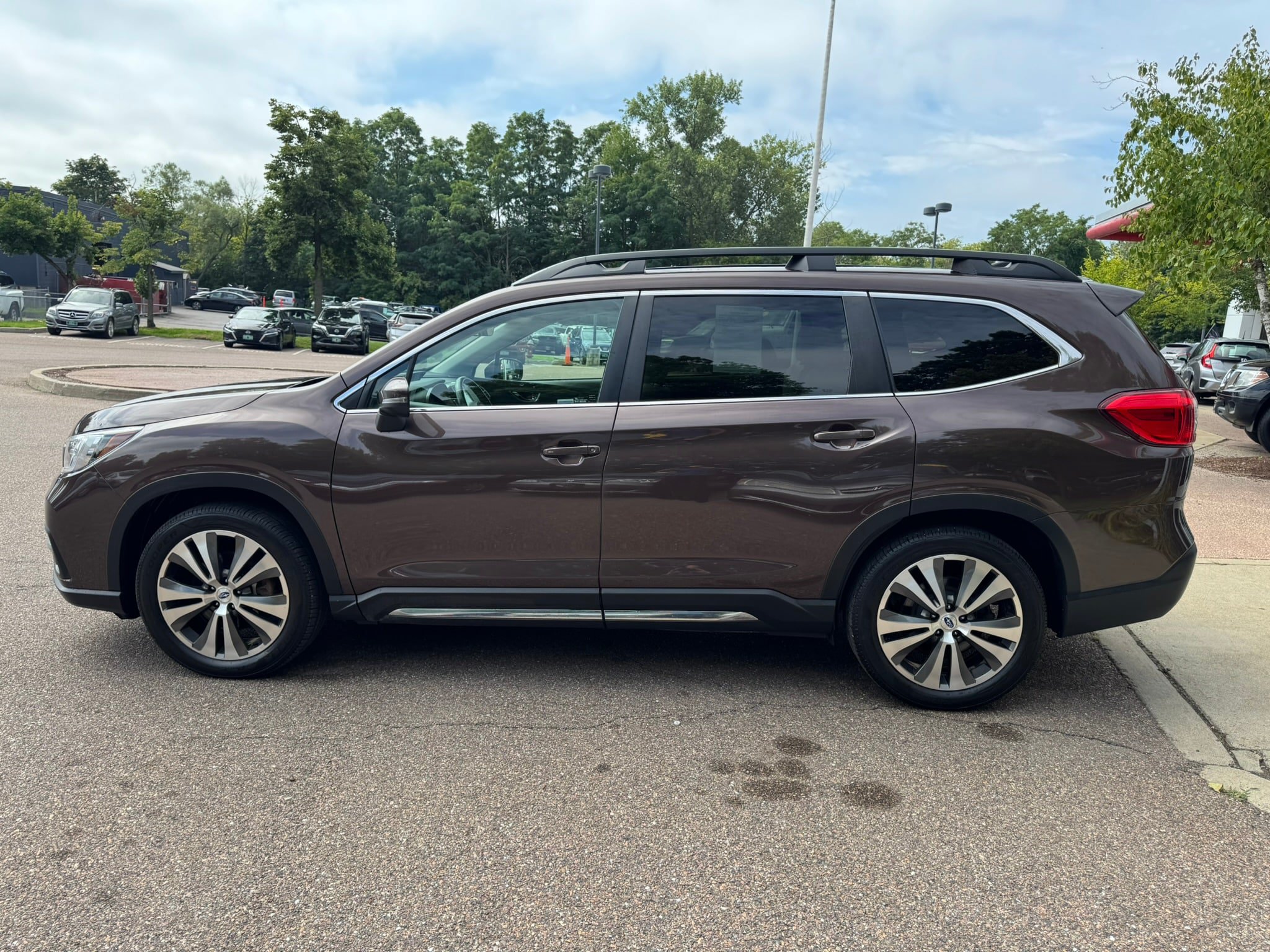Used 2020 Subaru Ascent Limited w/ Technology Package AWD/4WD image 4