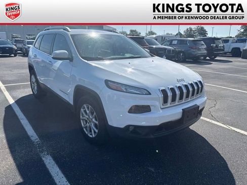 Used 2016 Jeep Cherokee Latitude w/ Safety/Convenience Group AWD/4WD image 1