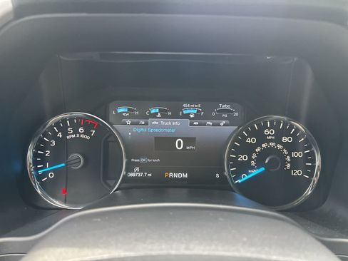 Used 2017 Ford F150 Lariat w/ Equipment Group 501A Mid AWD/4WD image 8