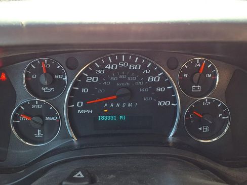Used 2018 Chevrolet Express 3500 Extended w/ Driver Convenience Package RWD image 15