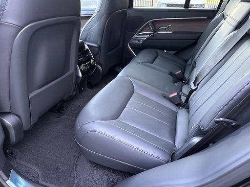New 2026 Land Rover Range Rover SE image 15