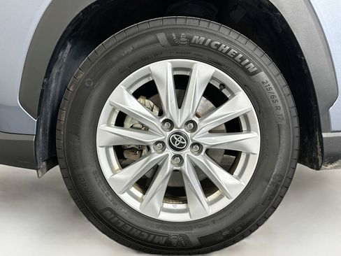 Used 2024 Toyota Corolla Cross LE image 11