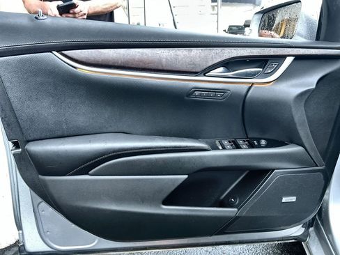 Used 2018 Cadillac XTS Luxury image 21