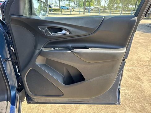 Used 2020 Chevrolet Equinox LT FWD image 18