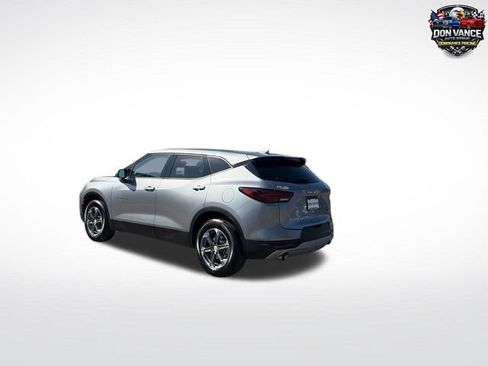 Used 2025 Chevrolet Blazer LT AWD/4WD image 3