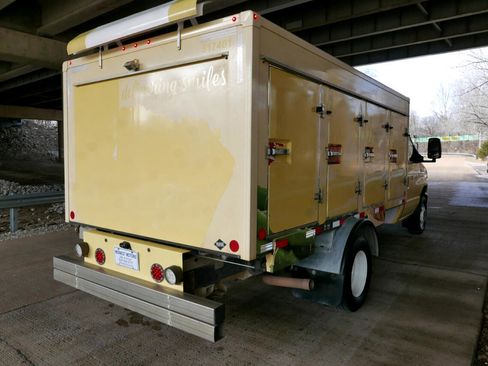 Used 2021 Ford E-450 and Econoline 450 Super Duty image 34