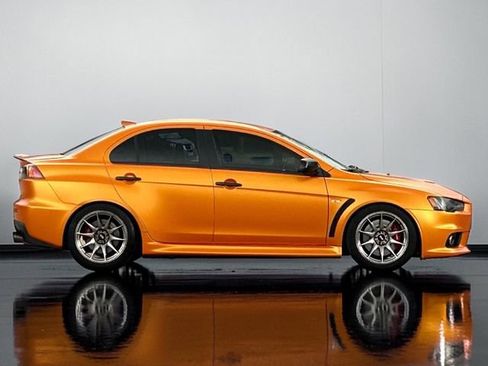 Used 2014 Mitsubishi Lancer Evolution GSR image 9