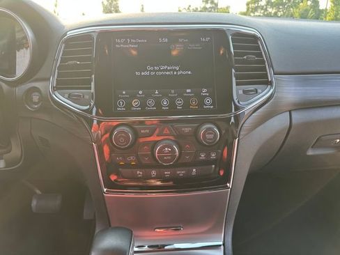 Used 2021 Jeep Grand Cherokee Laredo X AWD/4WD image 41