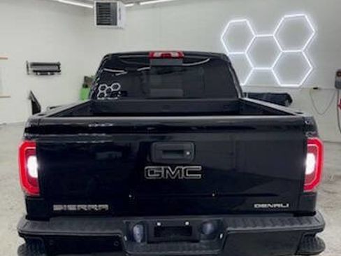 Used 2018 GMC Sierra 1500 Denali w/ Denali Ultimate Package image 5