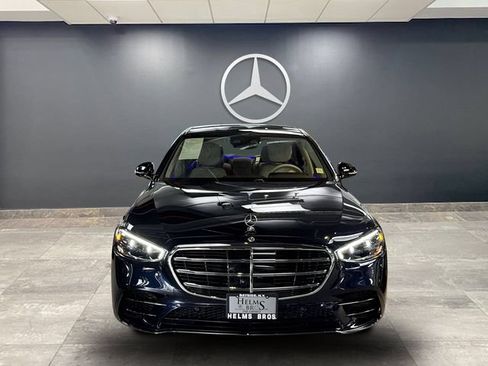 Used 2024 Mercedes-Benz S 580 4MATIC Sedan w/ AMG Line image 2