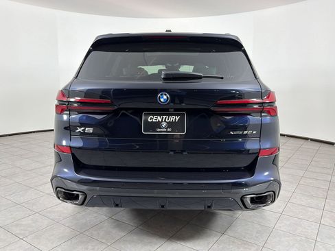 New 2026 BMW X5 xDrive50e image 10