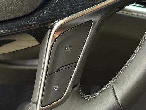 New 2025 Cadillac XT5 Premium Luxury image 30