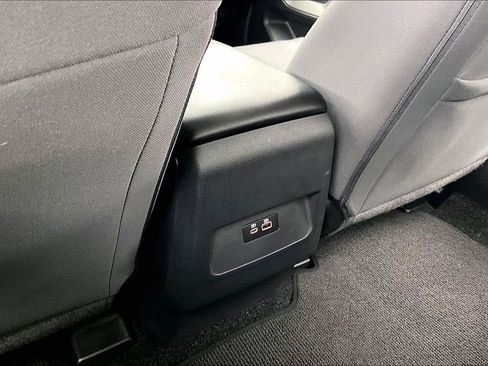 Used 2025 Nissan Frontier SV image 34