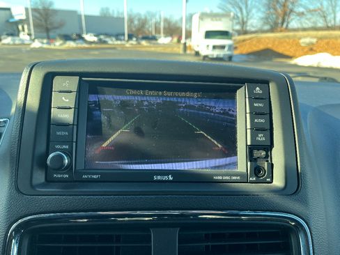 Used 2018 Dodge Grand Caravan SXT image 26