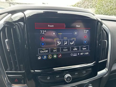 Used 2023 Chevrolet Traverse LT AWD/4WD image 18