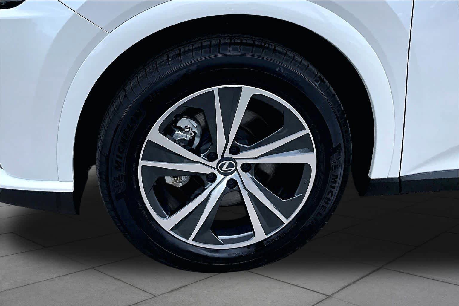Used 2026 Lexus RX 350 Premium FWD image 11