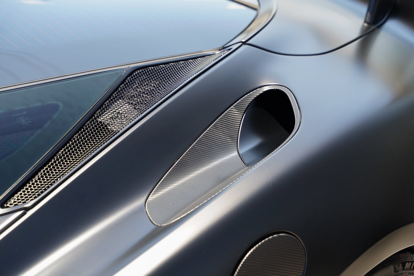Used 2020 McLaren GT RWD image 21