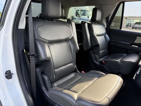 Used 2025 Ford Expedition Active AWD/4WD image 21
