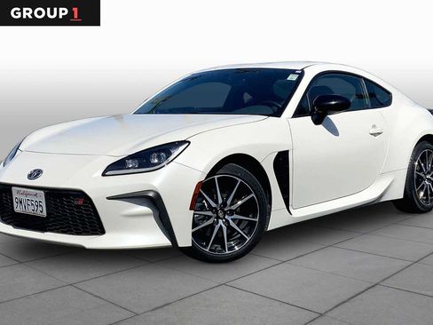 Certified 2024 Toyota GR86 RWD image 1