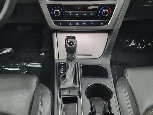 Used 2016 Hyundai Sonata Sport w/ Option Group 1V FWD image 12