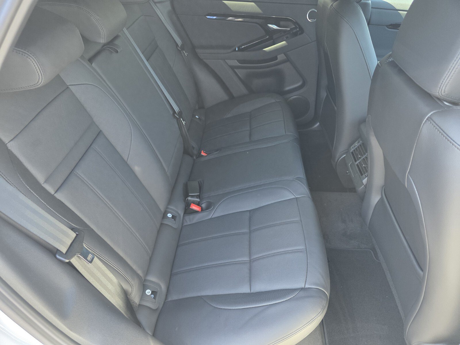 Used 2026 Land Rover Range Rover Evoque S AWD/4WD image 5
