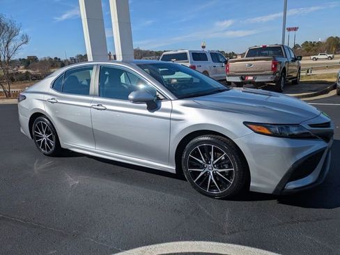 Certified 2024 Toyota Camry SE w/ Convenience Package image 2