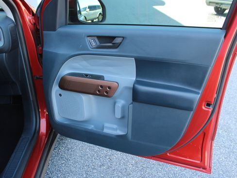 Used 2022 Ford Maverick Lariat w/ Lariat Luxury Package FWD image 17