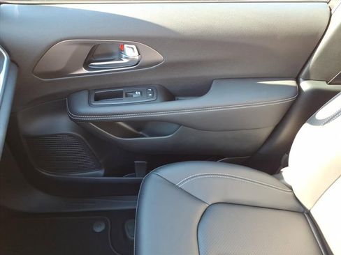 New 2026 Chrysler Pacifica Select w/ S Appearance Package image 29