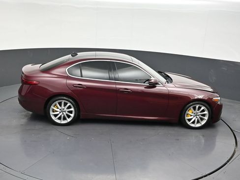 Used 2019 Alfa Romeo Giulia RWD image 21