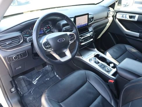 Used 2023 Ford Explorer Limited AWD/4WD image 11