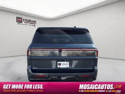 Used 2025 Lincoln Navigator Reserve AWD/4WD image 6