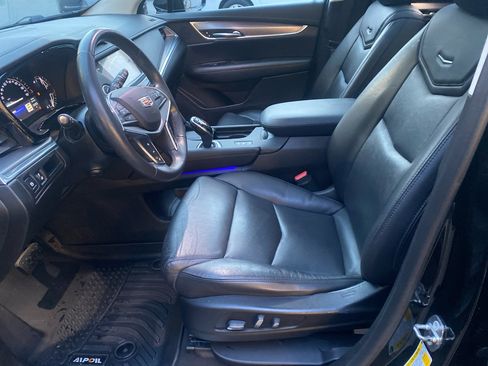 Used 2018 Cadillac XT5 Luxury w/ Driver Awareness Package image 6