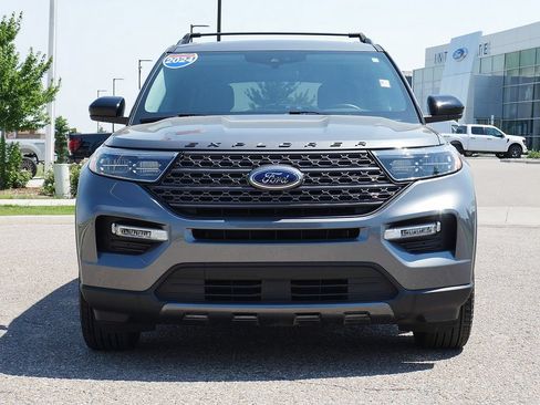Used 2024 Ford Explorer XLT w/ Equipment Group 202A AWD/4WD image 9
