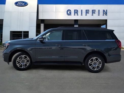 Used 2025 Ford Expedition Active RWD image 10