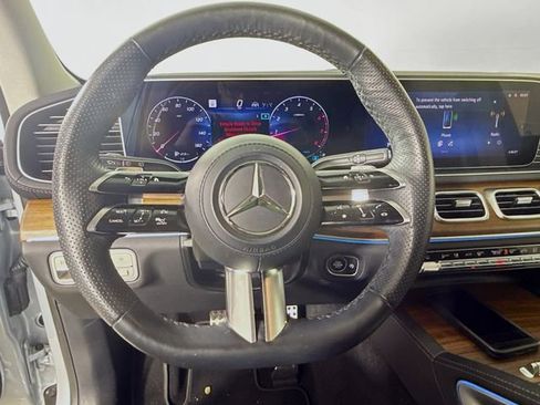 Used 2024 Mercedes-Benz GLS 450 4MATIC image 12